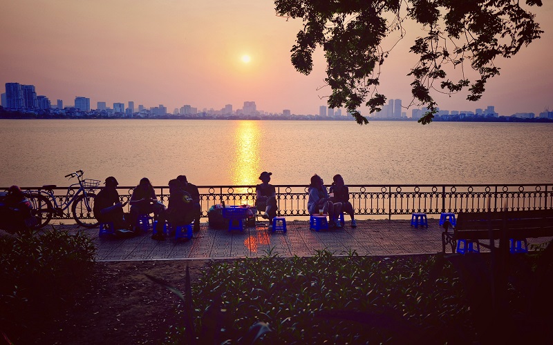 hồ tây lúc hoàng hôn